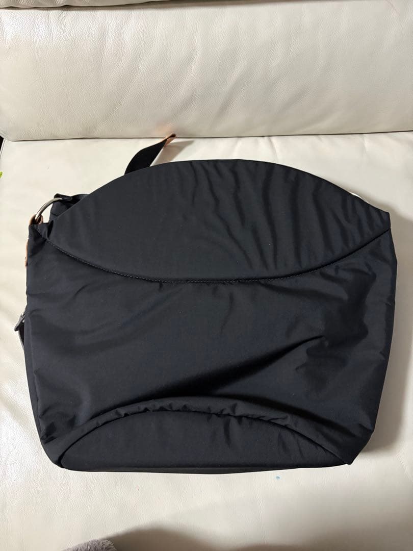 ノルン【N/ORN 】抱っこバッグ　ショルダーバッグ　ブラック