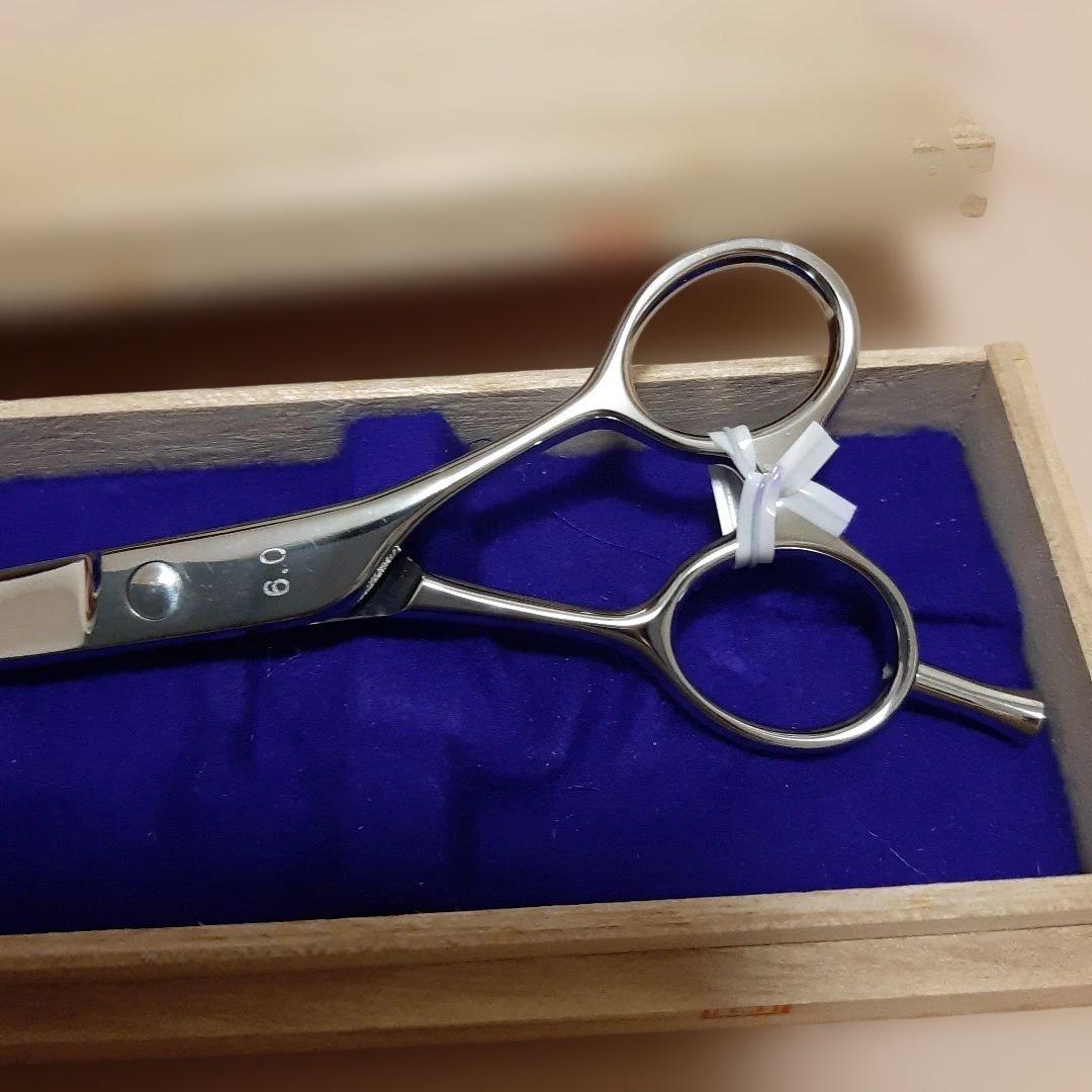 【新品未使用】シザーズ　美容師　ハサミ　木製ボックス付き