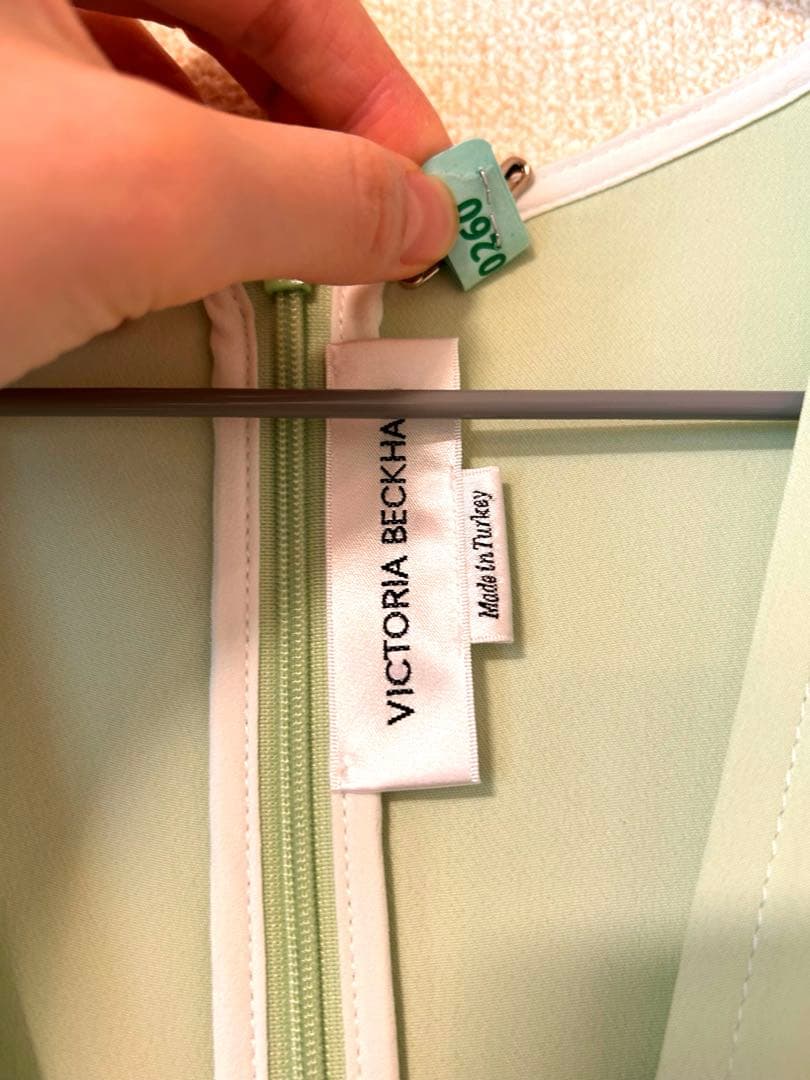 【ゆう】Victoria Beckham ミントグリーン ミディワンピース