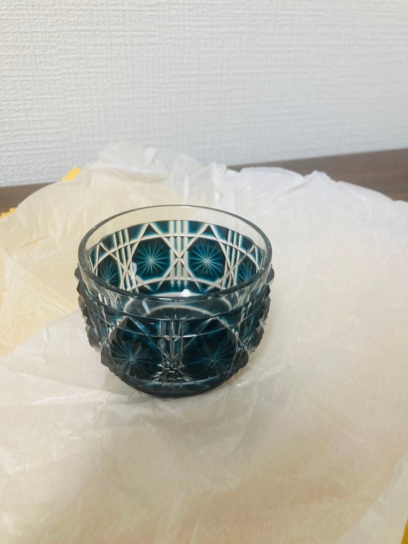 9/23AMまで出品　薩摩切子　冷酒おちょこ(木箱もセットでお送り)