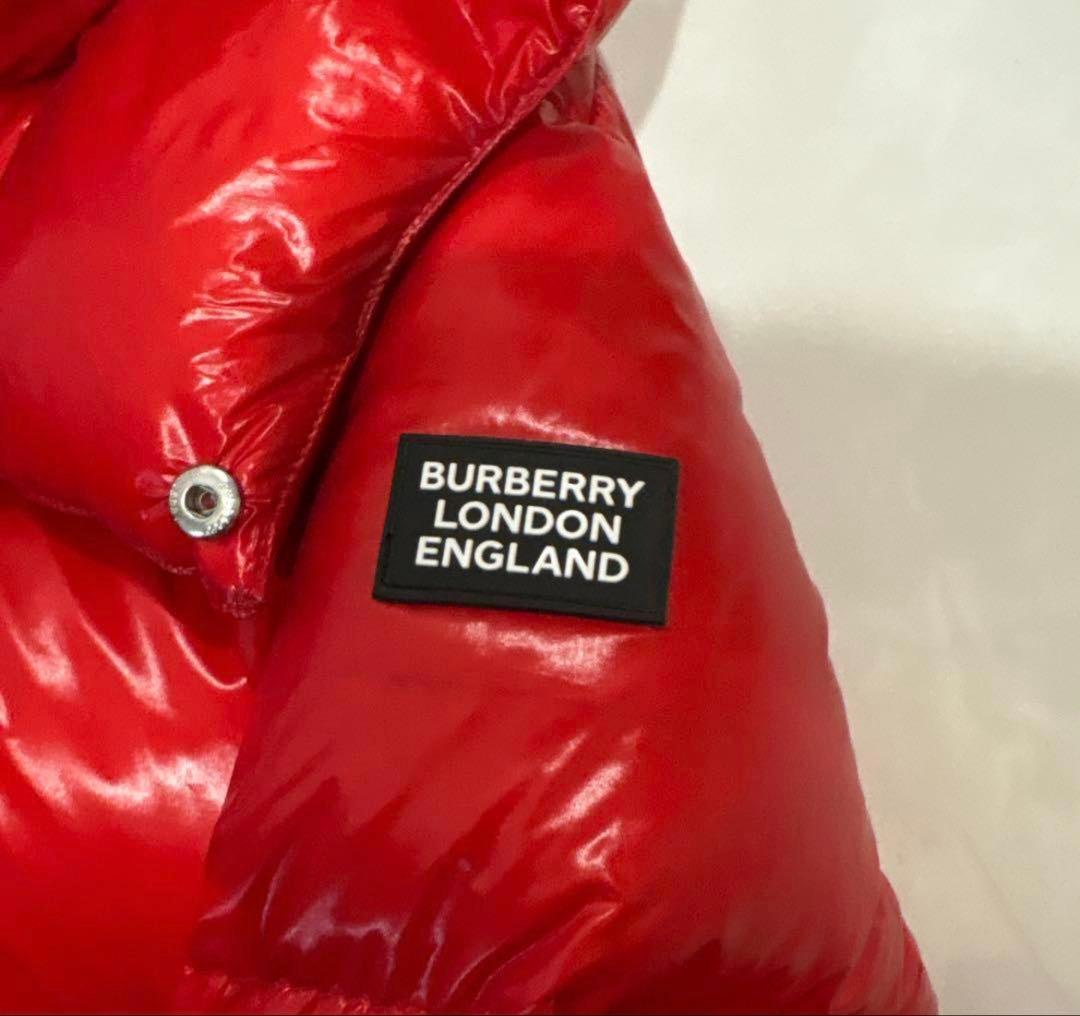 BURBERRY レッド ダウンコート フード付き