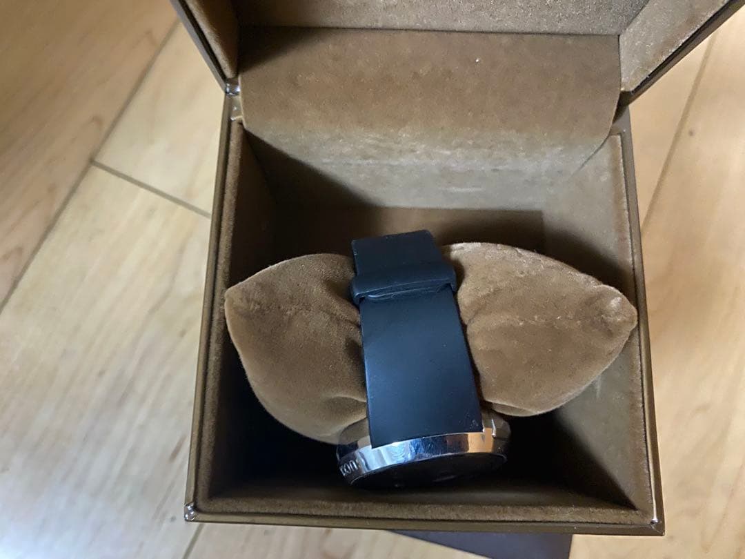 GUCCI デジタルウォッチ (バッテリー交換必要)