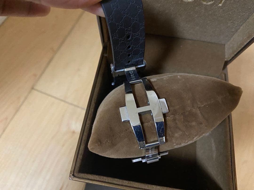 GUCCI デジタルウォッチ (バッテリー交換必要)