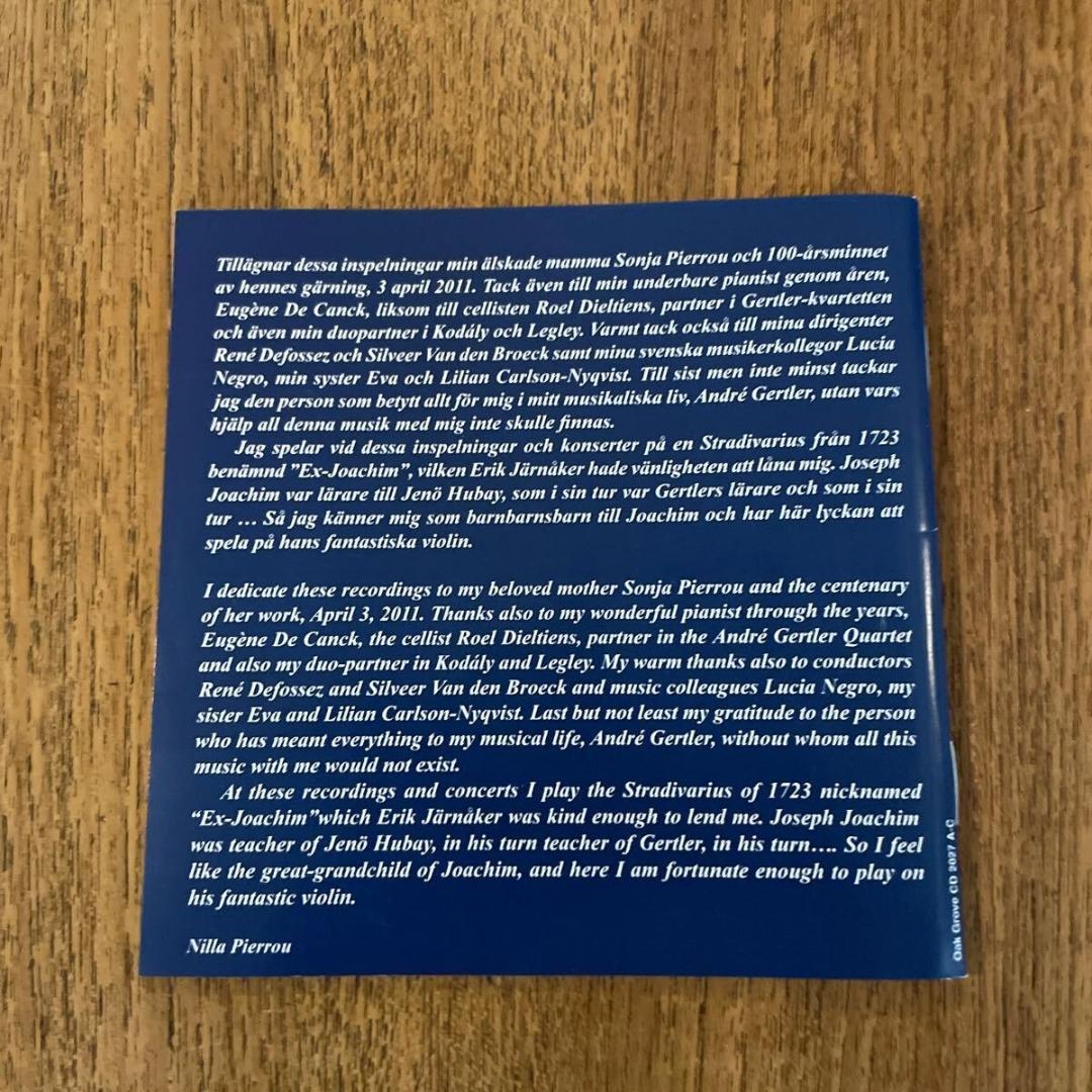 ★ニラ・ピエロー （Vn）- ニラ・ピエロー＆アン・ストラディバリウス