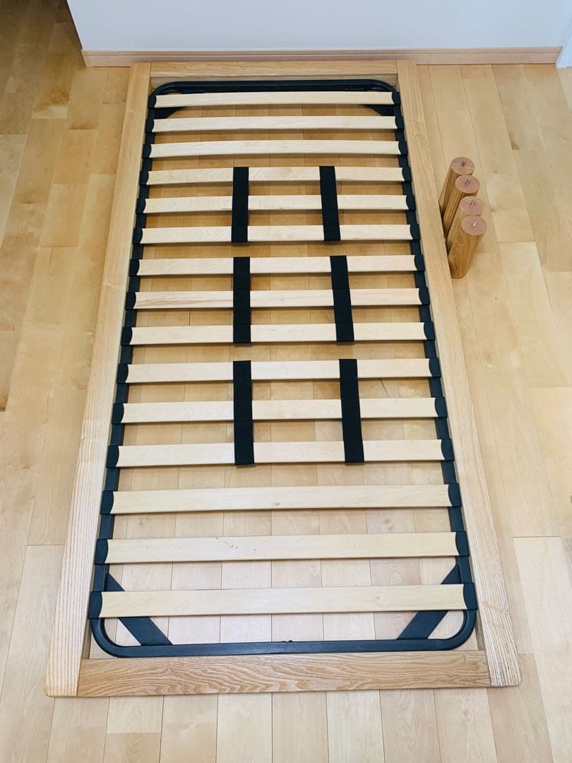 無印良品 シングルベッドフレーム オーク材 木製脚付き