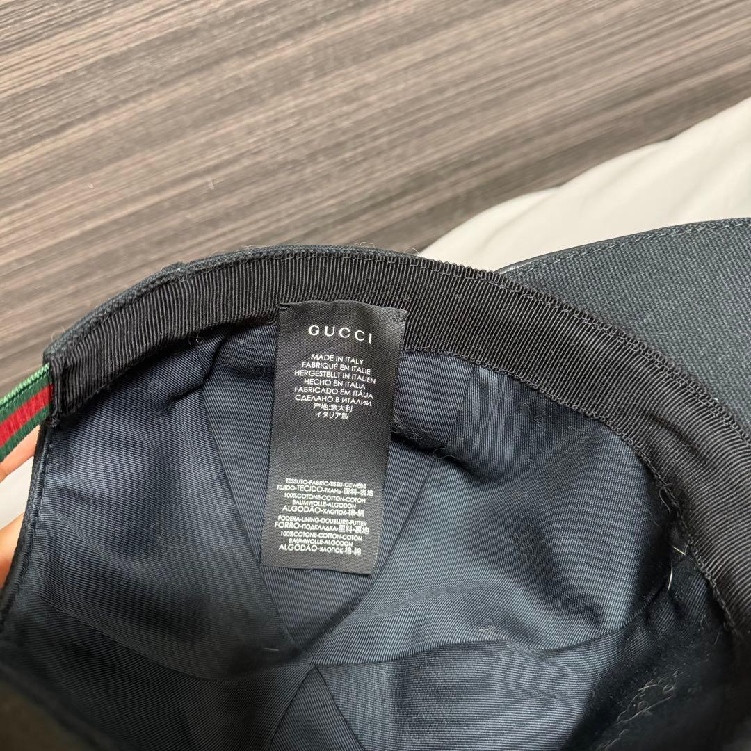 GUCCI ベースボールキャップ　ユニセックス Mサイズ 黒 無印 ロゴ