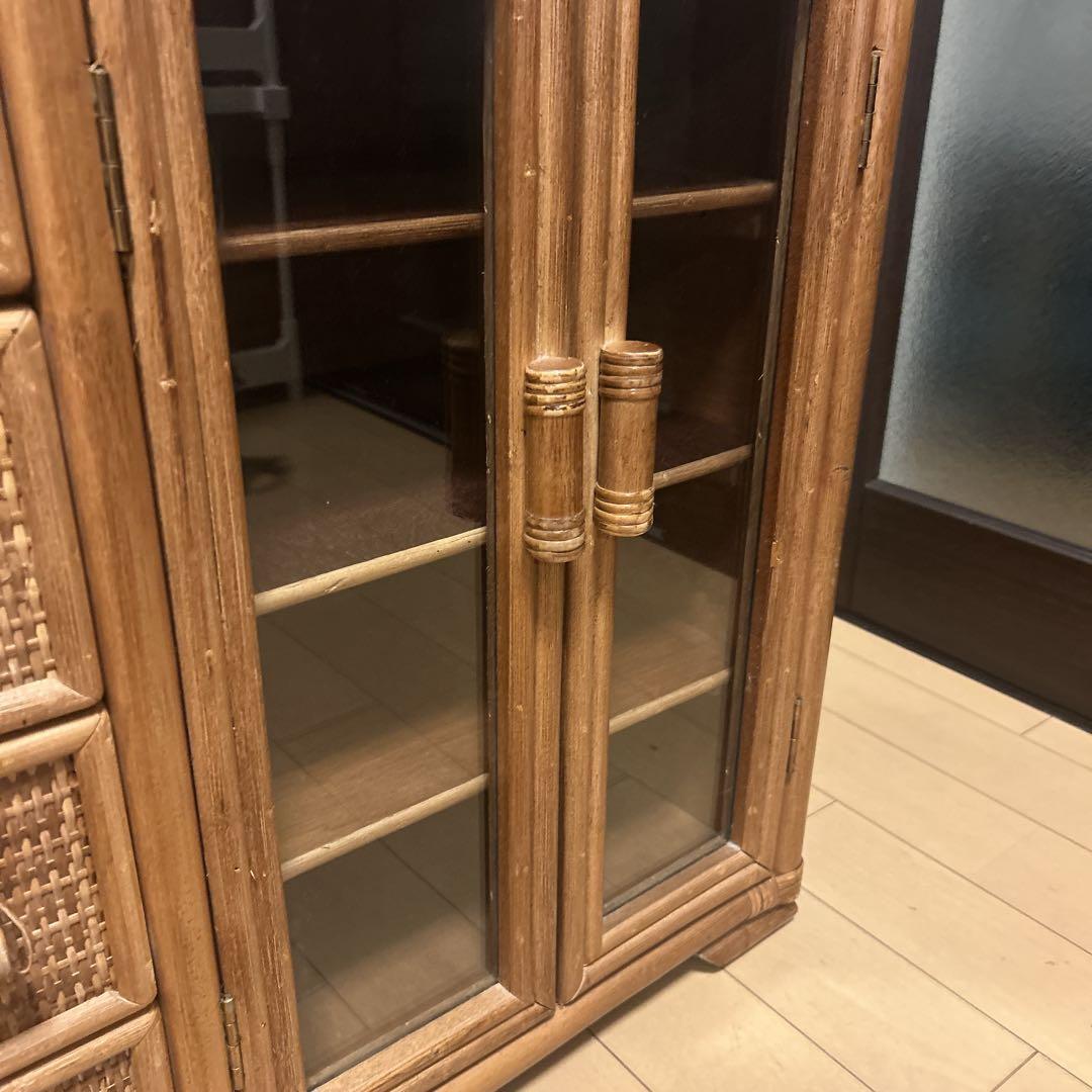 ラタン 籐家具 サイドボードチェスト 4段 ヴィンテージ ガラス扉