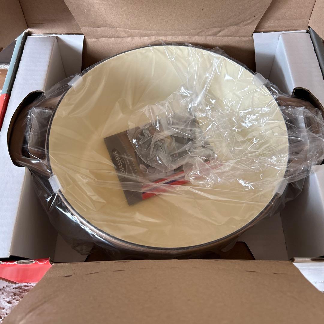 シャスールCHASSEUR 鋳鉄製 両手鍋 マロングラッセ　新品未使用