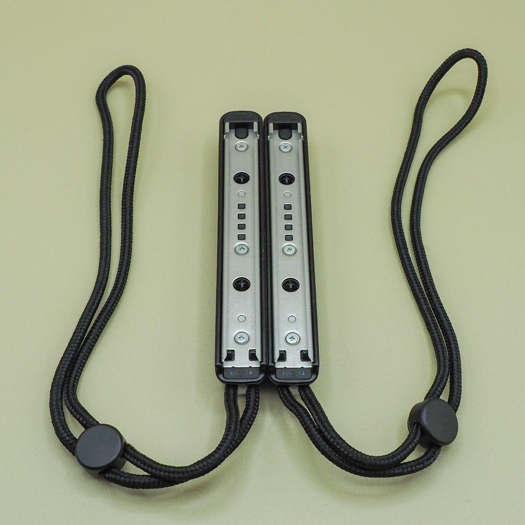 Nintendo Switch 本体と、USBハブスタンド、無線コントローラー