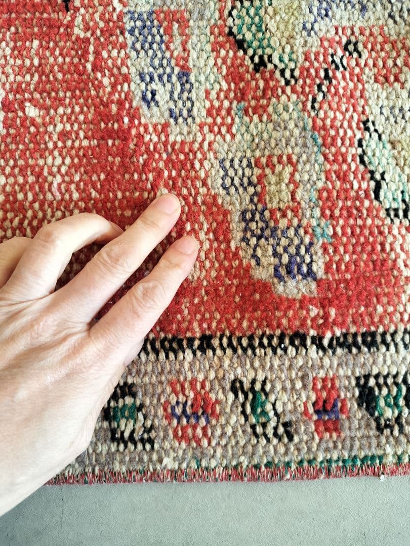 大判/シャビーレッドのヴィンテージトルコラグ　No.733