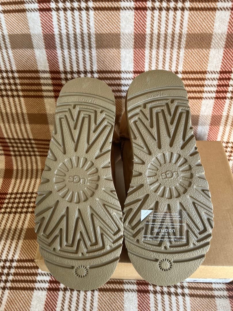 UGG ムートンブーツ　新品未使用品　24cm