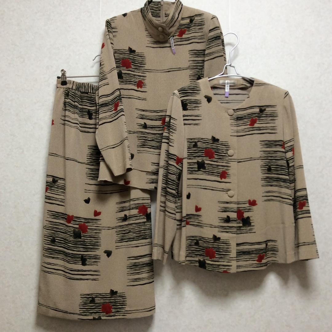 美品★詩仙堂ちりめん 3点セットアップ　ジャケット／ブラウス／スカート　ベージュ