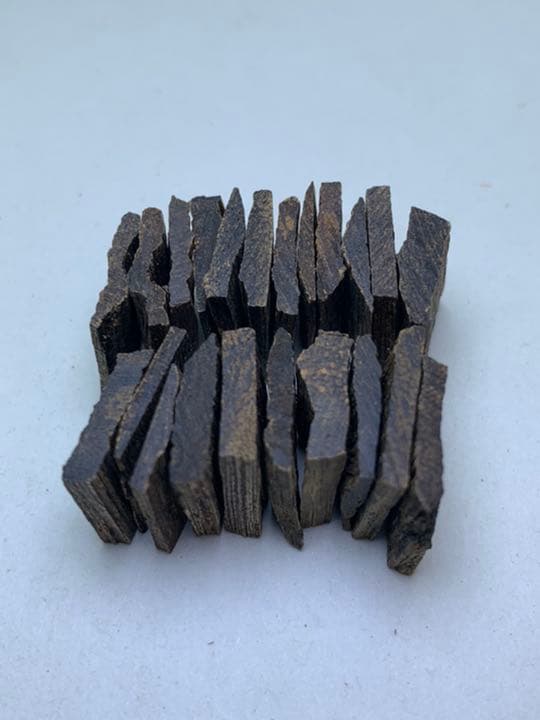 沈水真南蛮 極品角割 8g 割り お香 聞香用　香木 香道 伽羅•沈香