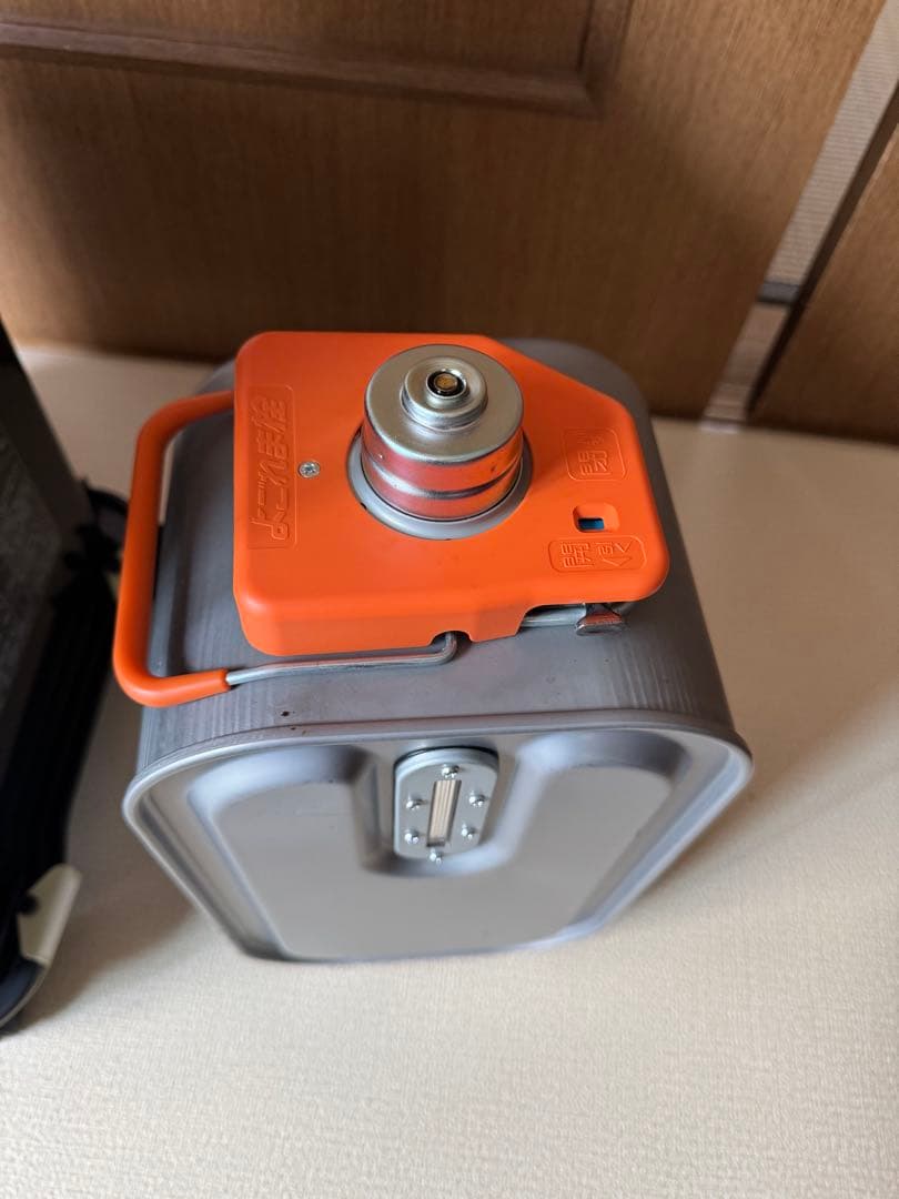 ★ プレミアムエディション 移動に便利なキャスター付　石油ファンヒーター送料込★