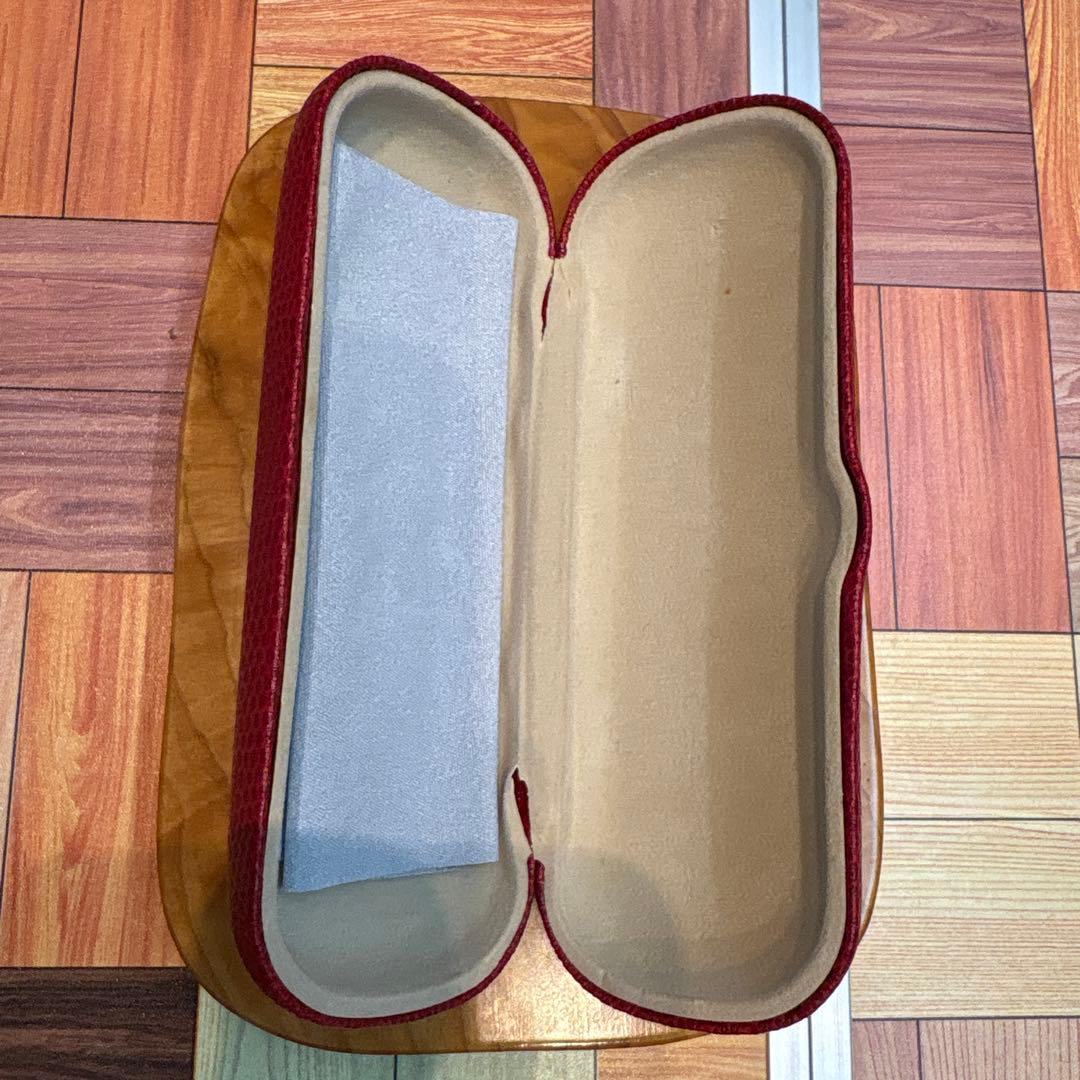 貴重品　イタリア製　眼鏡ケース　革製　お洒落　小ぶり