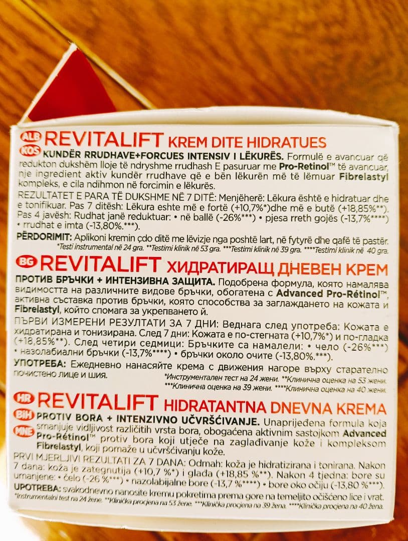 フェイスクリーム L'OREAL REVITALIFT Hydrating Cream DAY