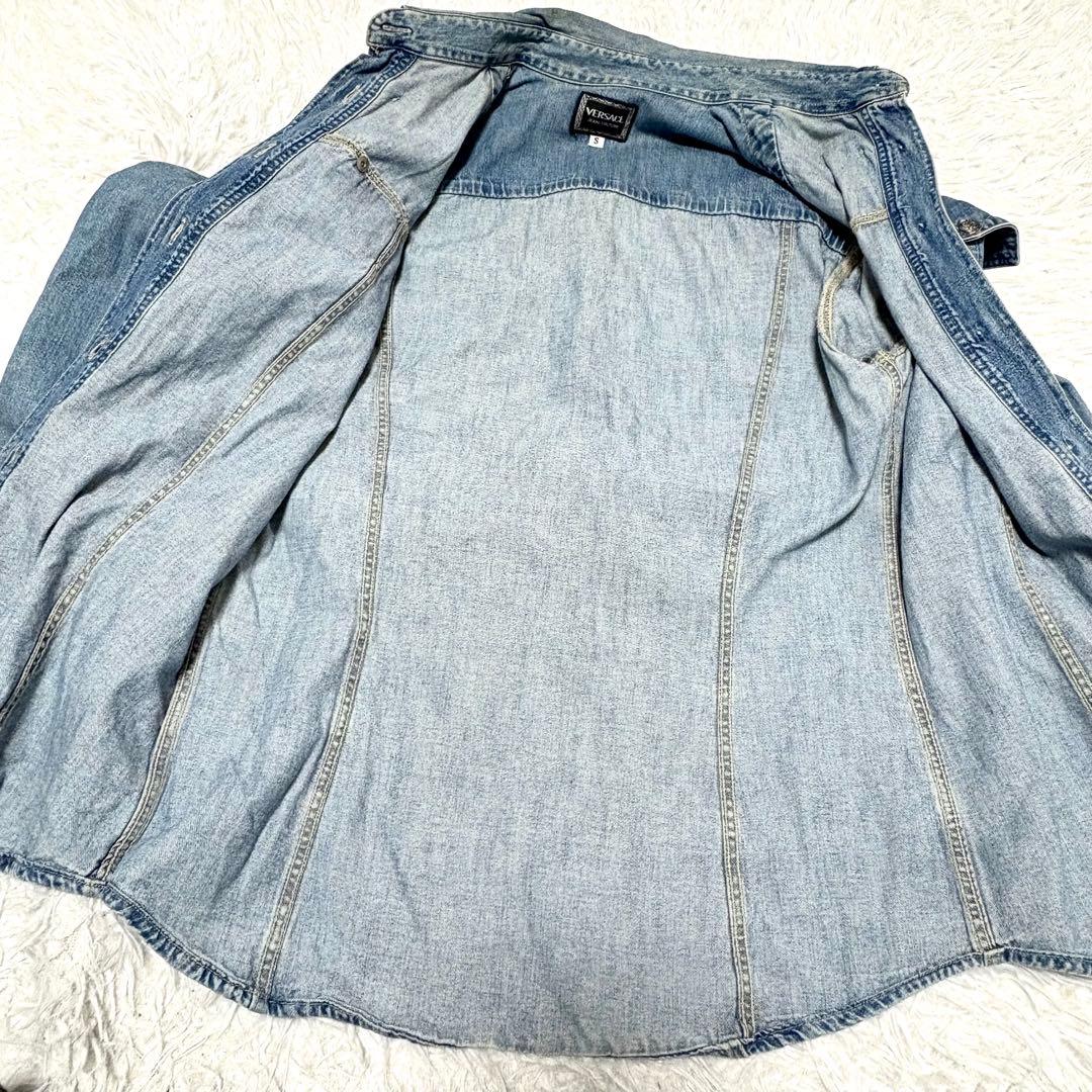 【極美品】ヴェルサーチジーンズクチュール　デニムシャツ　イタリア製　コットン　L