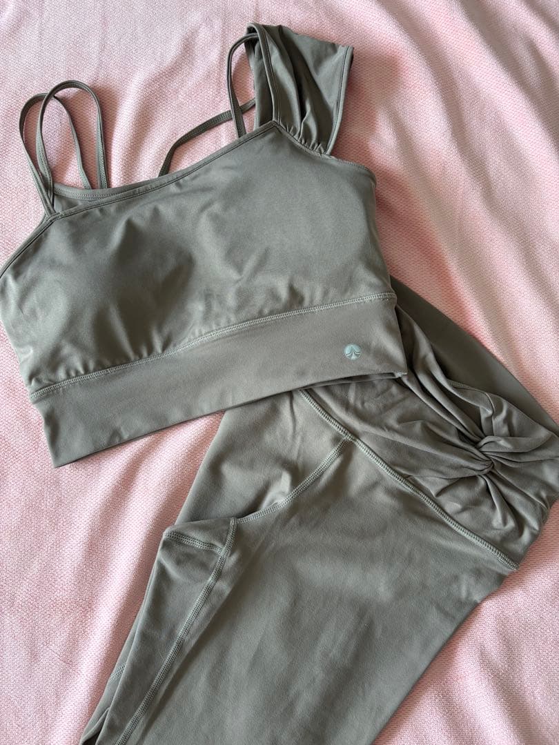 【美品】SUKALA 上下セット　Sサイズ