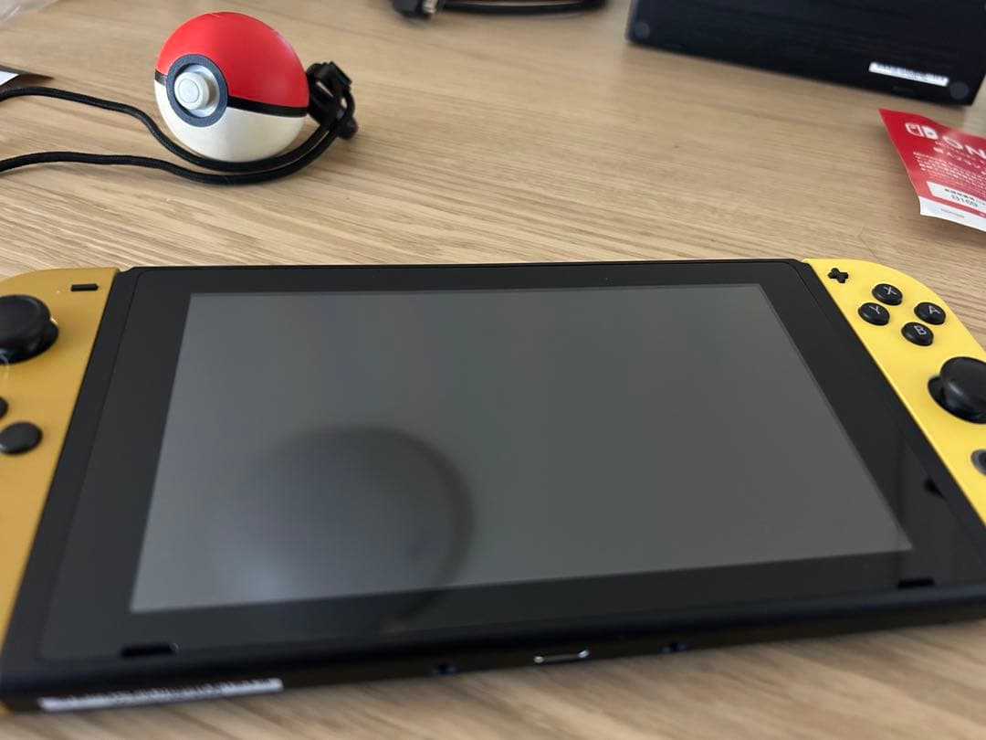 Nintendo Switch let’s go ピカチュウ+ケース+ ボーナス