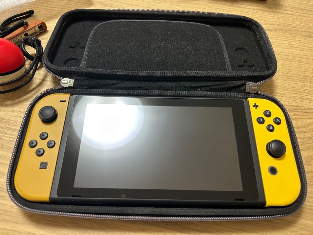 Nintendo Switch let’s go ピカチュウ+ケース+ ボーナス