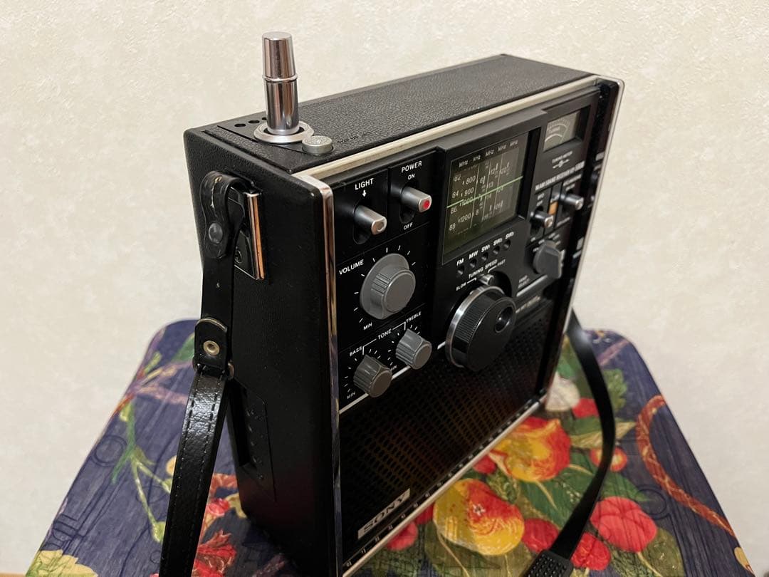 ●SONY　スカイセンサ－　ICF5800　●昭和のBCL傑作機！