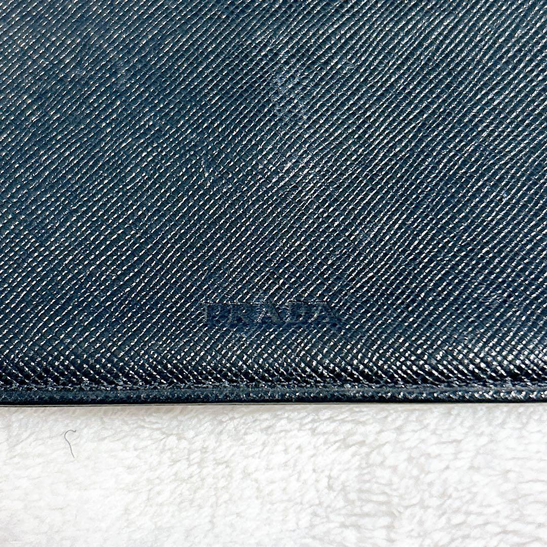 【極美品】PRADA プラダ　ブラック　レザー　カードケース　名刺入れ　イタリア