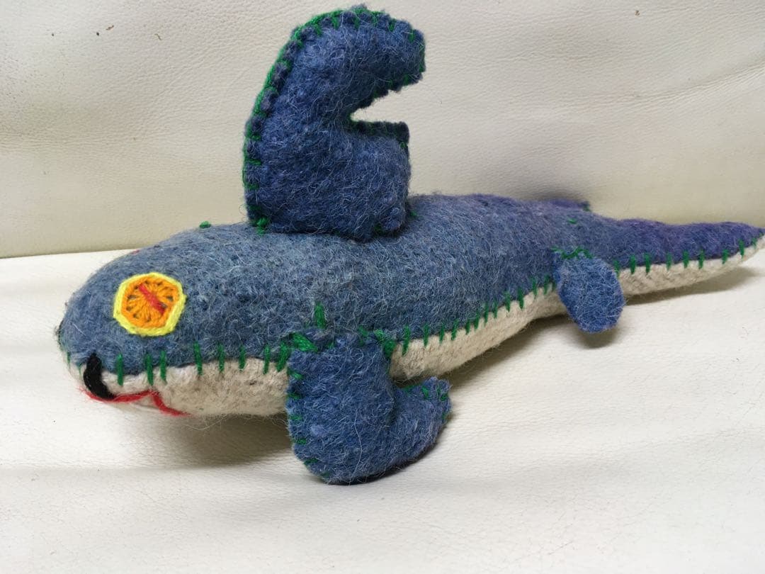 サメのぬいぐるみ