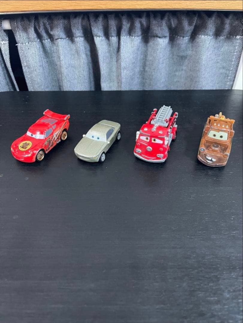 トミカ TOMICA 緊急車両 32台セット おもちゃ ミニカー