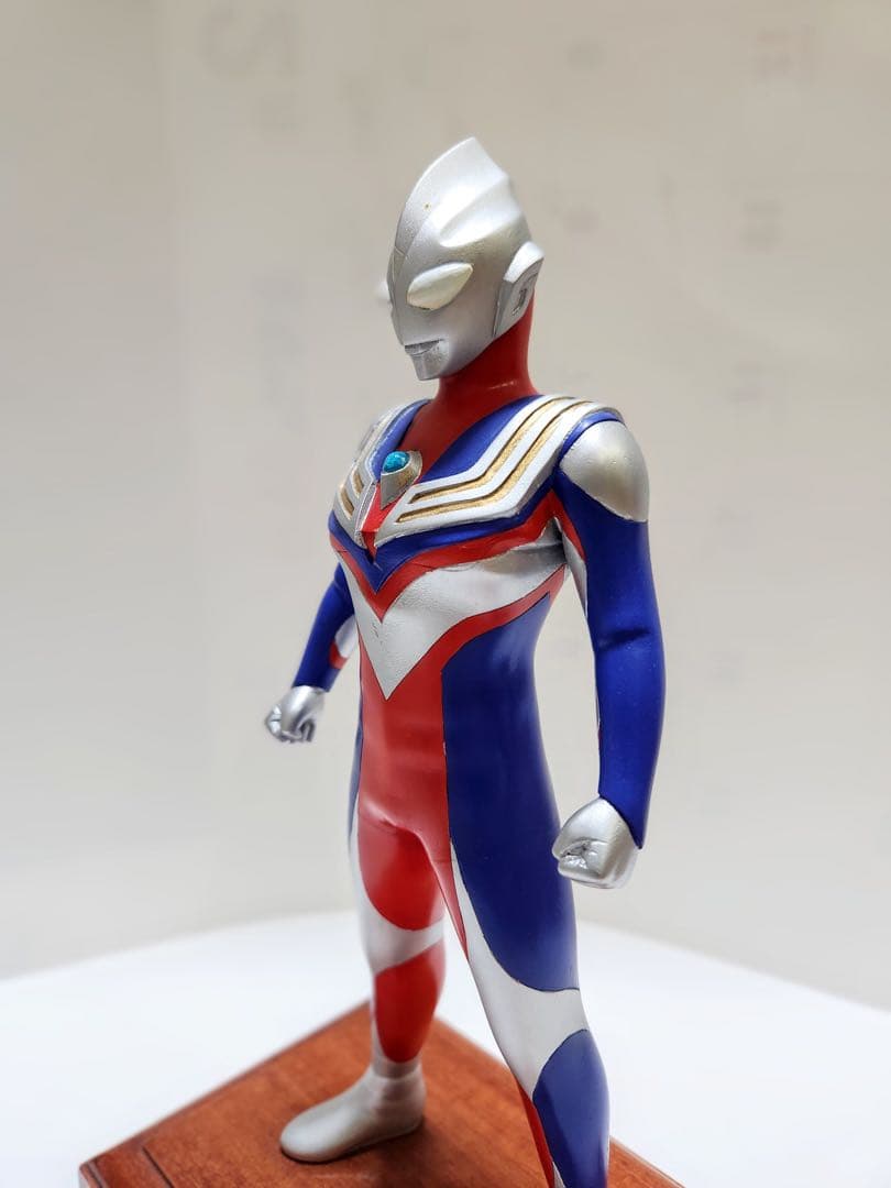 ワンフェス限定ウルトラマンティガレジン22cmプロ完成品シャーロックリペイント付