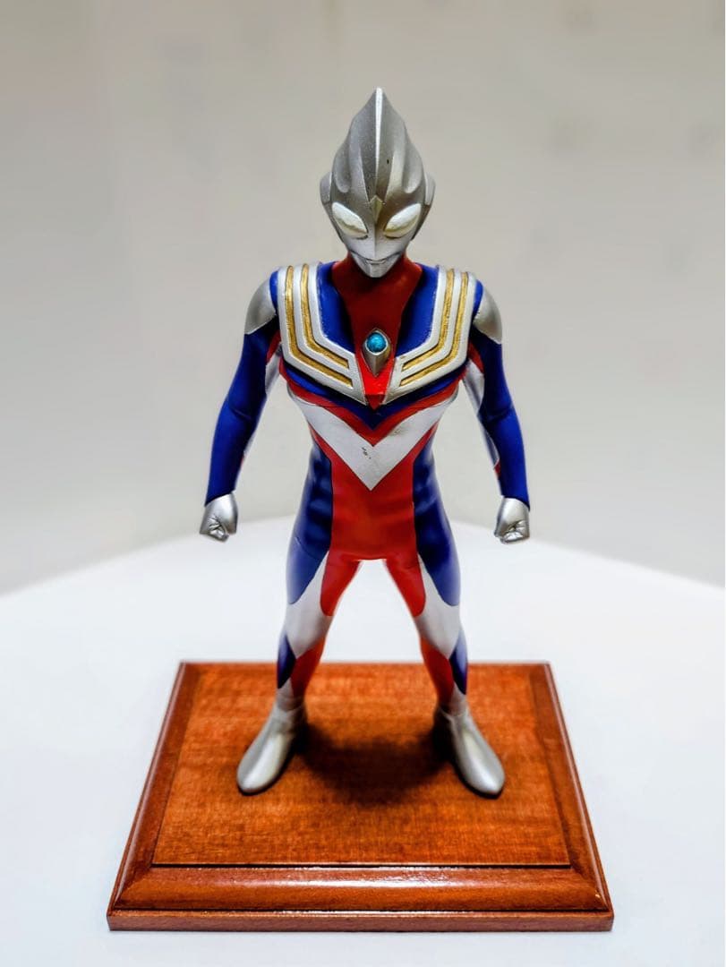 ワンフェス限定ウルトラマンティガレジン22cmプロ完成品シャーロックリペイント付