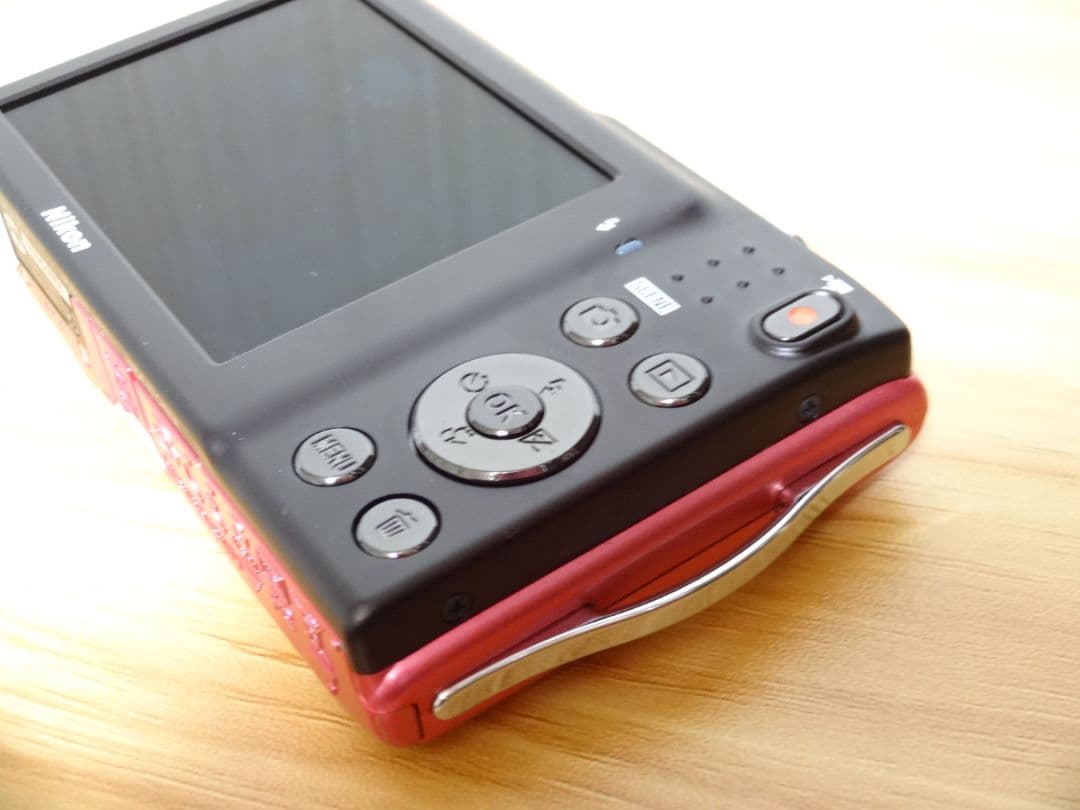 Nikon COOLPIX S3300 ストロベリーピンク