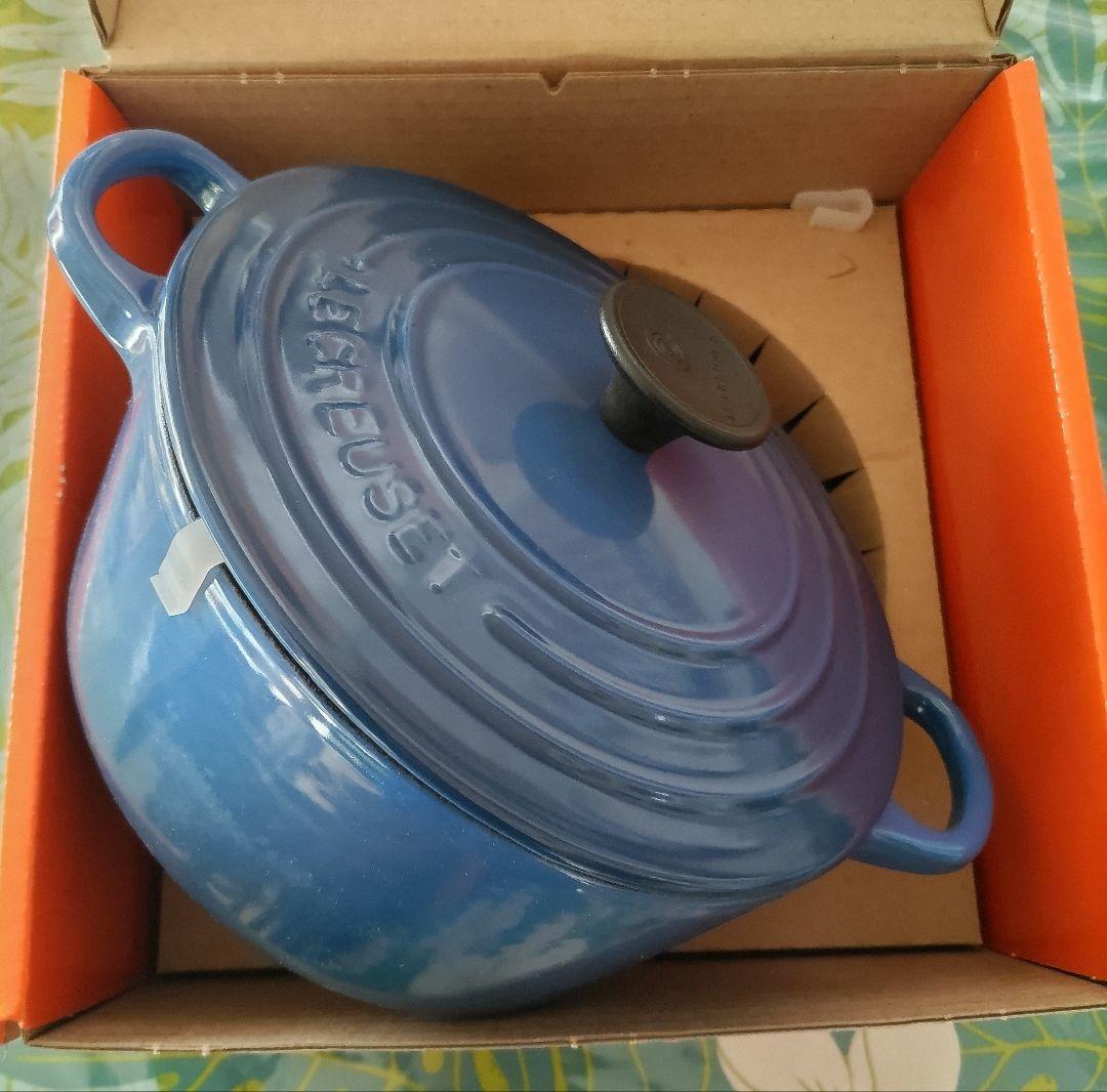 Le Creuset ルクルーゼ。Cobaltカラー。18センチ鍋。未使用