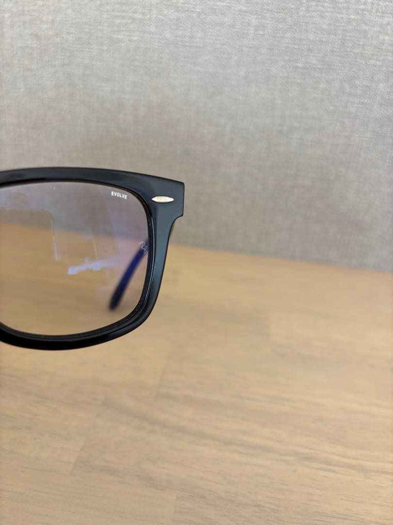 Ray-Ban Wayfarer 調光　ウェイファーラーRB2140F