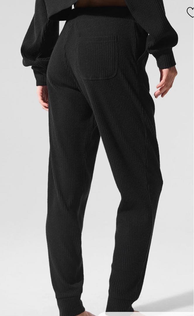 ALO アロー　パンツ　ヨガ　黒　ブラック　muse sweatpant ヨガ