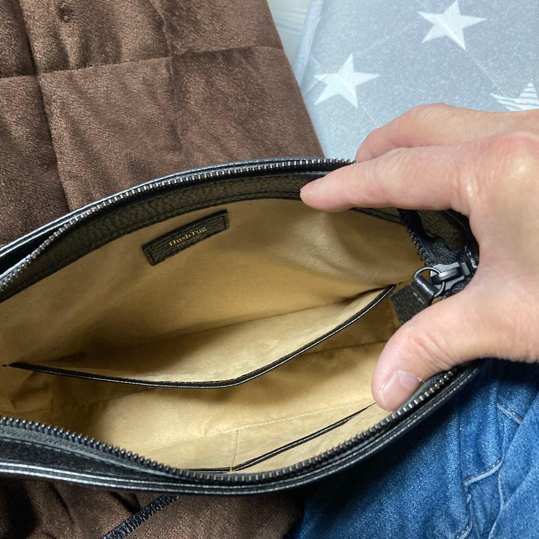 HushTug ブラックレザーショルダーバッグ