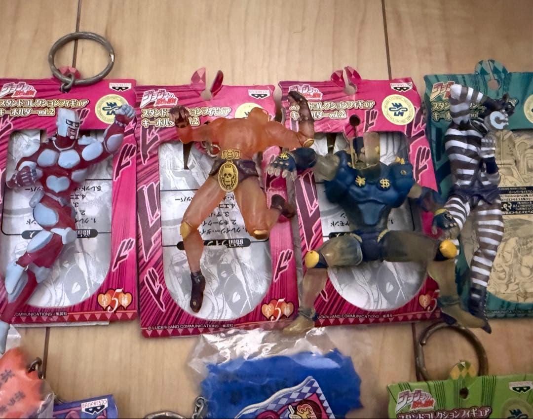 ジョジョの奇妙な冒険フィギュア キーホルダー