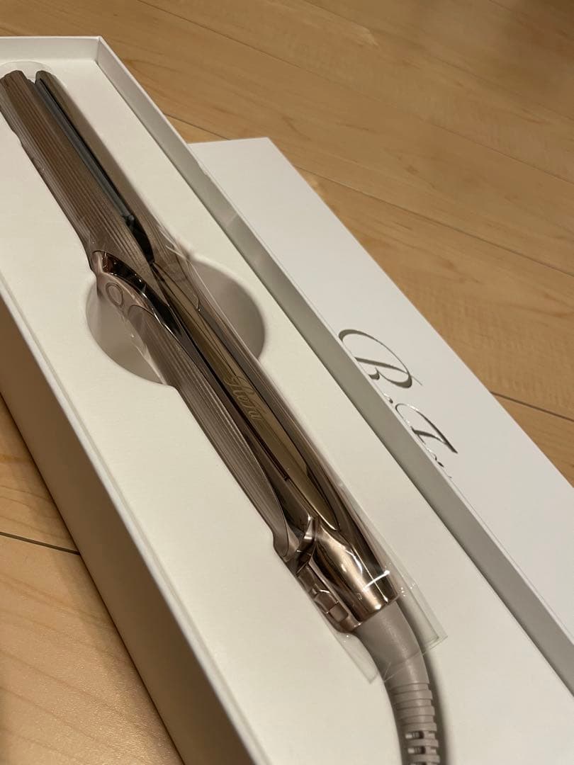 リファ　ストレートアイロンプロ＋