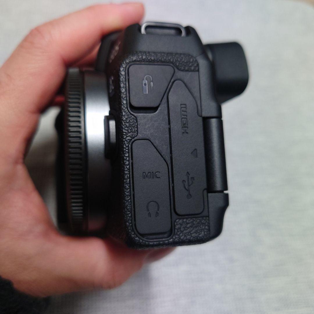 Canon EOS RP 本体と付属品