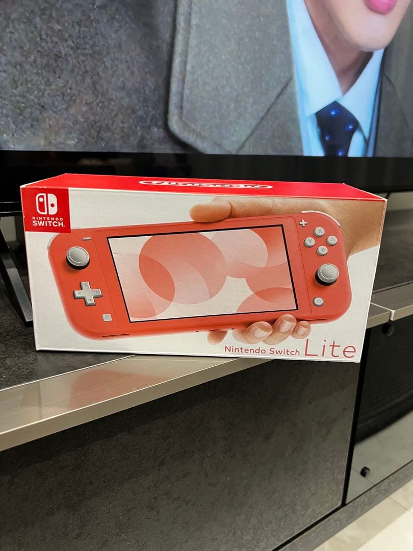 Nintendo Switch Lite コラル本体