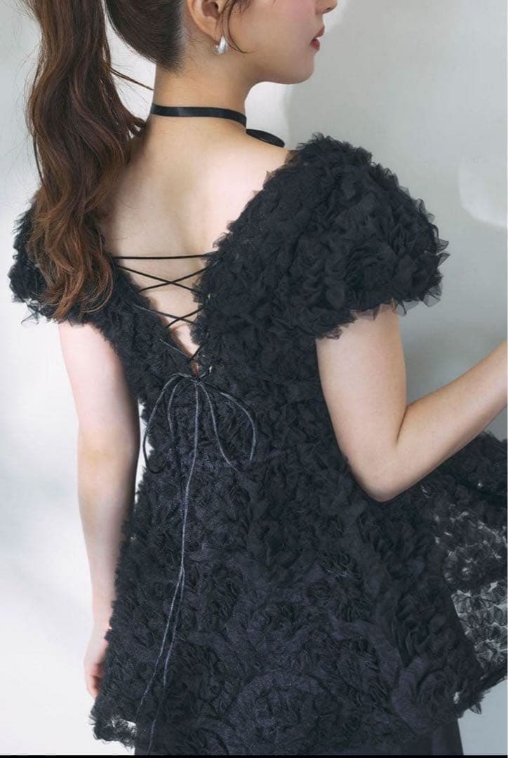 polauraフラワーぺプラムバックリボンチュニック black