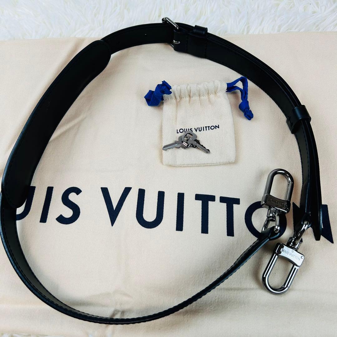 上勝男 LOUIS VUITTON ルイヴィトン キーポル・バンドリエール