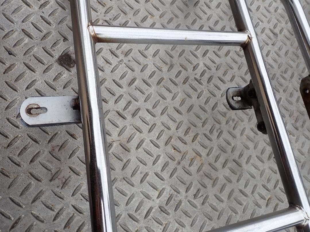 18　イスズ　840フォワード　はしご　左右セット　キャビンラダー　メッキ