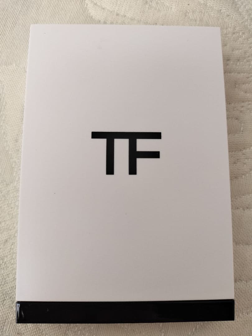 TOM FORD アイカラー クォード 01Rローズ ティーズ アイシャドウ