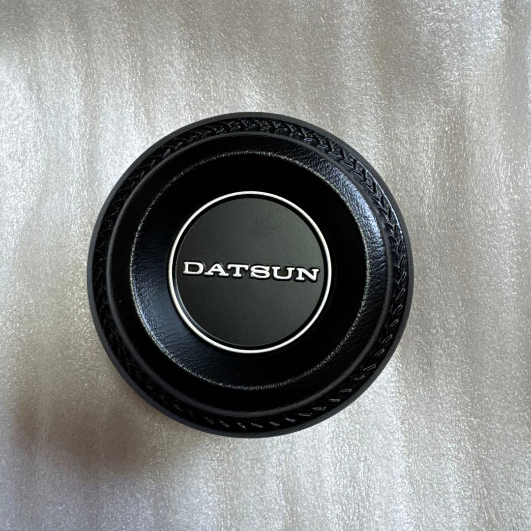 DATSUN レプリカ ステアリング ハンドル・ホーンパット付き