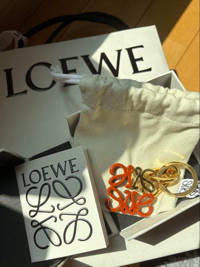 ロエベ　アナグラムチャーム