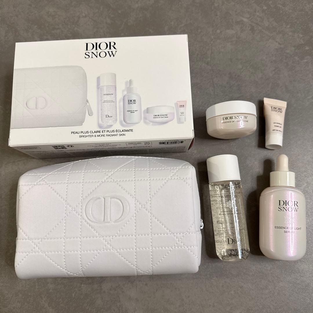 ディオール スノー エッセンスコフレ ポーチ付き