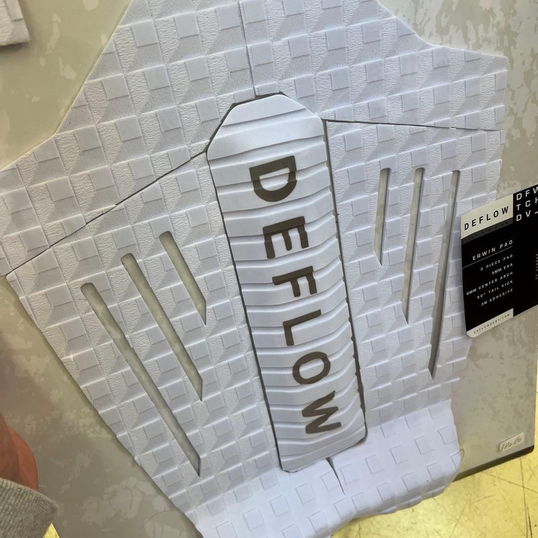 DEFLOW ホワイト デッキパッド