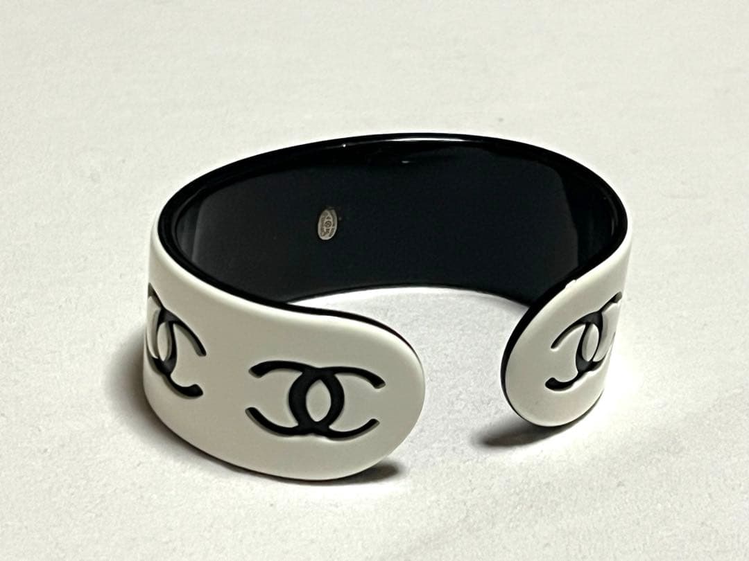 美品CHANELロゴバングルホワイト/ブラックココマークシャネルビンテージ