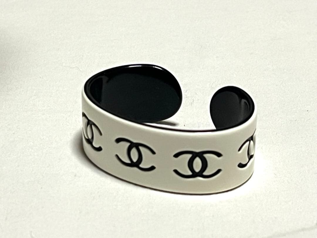 美品CHANELロゴバングルホワイト/ブラックココマークシャネルビンテージ