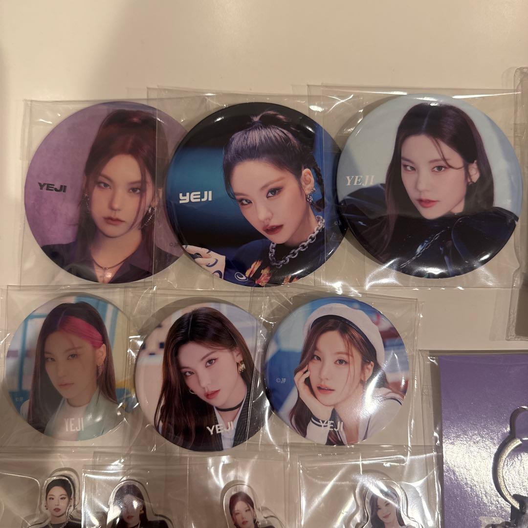 ITZY イェジ 缶バッジ アクスタ キーホルダー トレカ まとめ売り